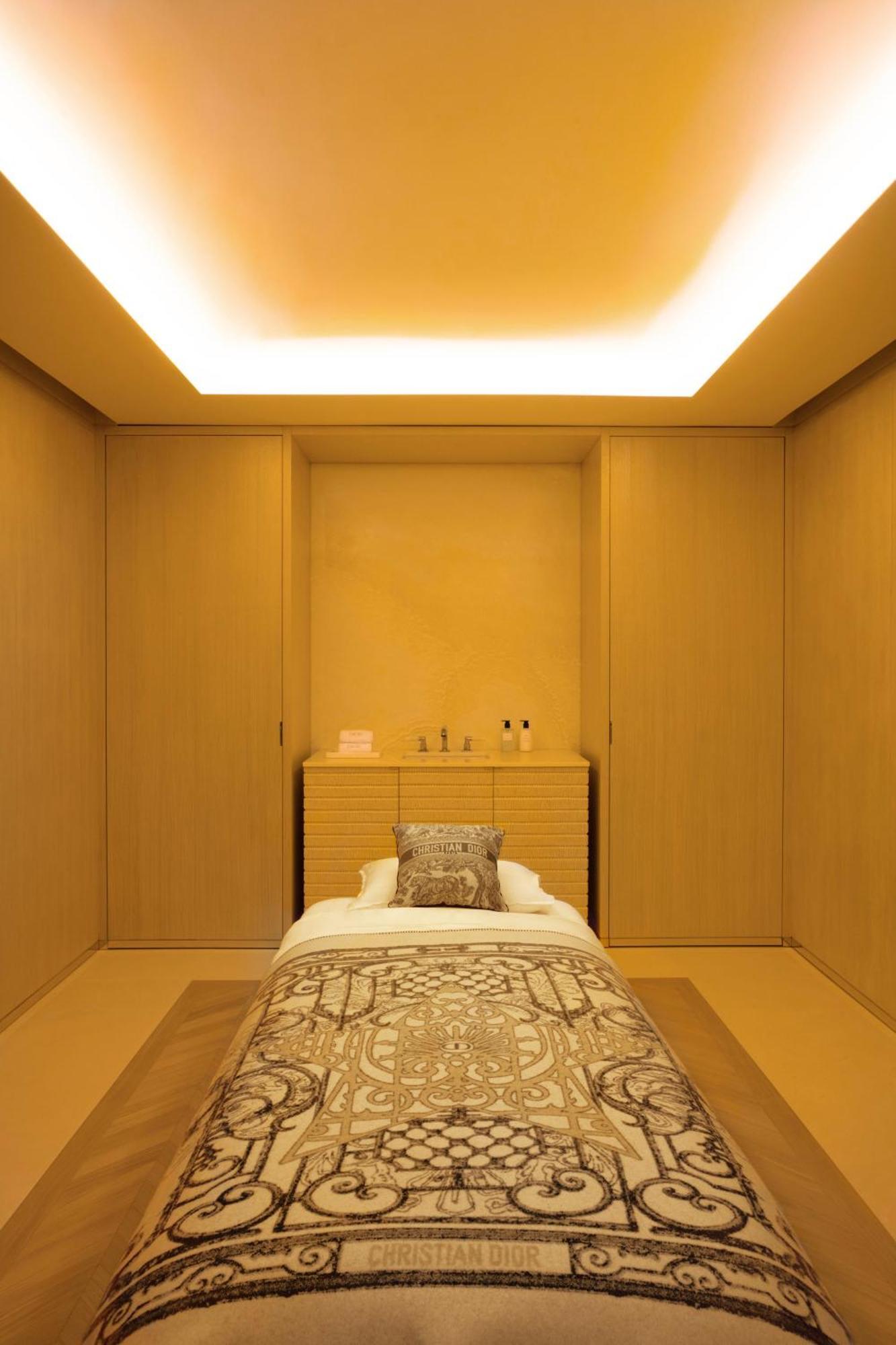 Hotel Plaza Athenee - Dorchester Collection Paris
