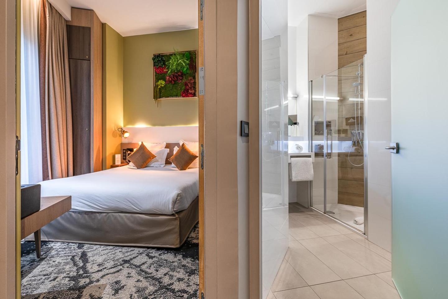 Hotel B55 Paris
