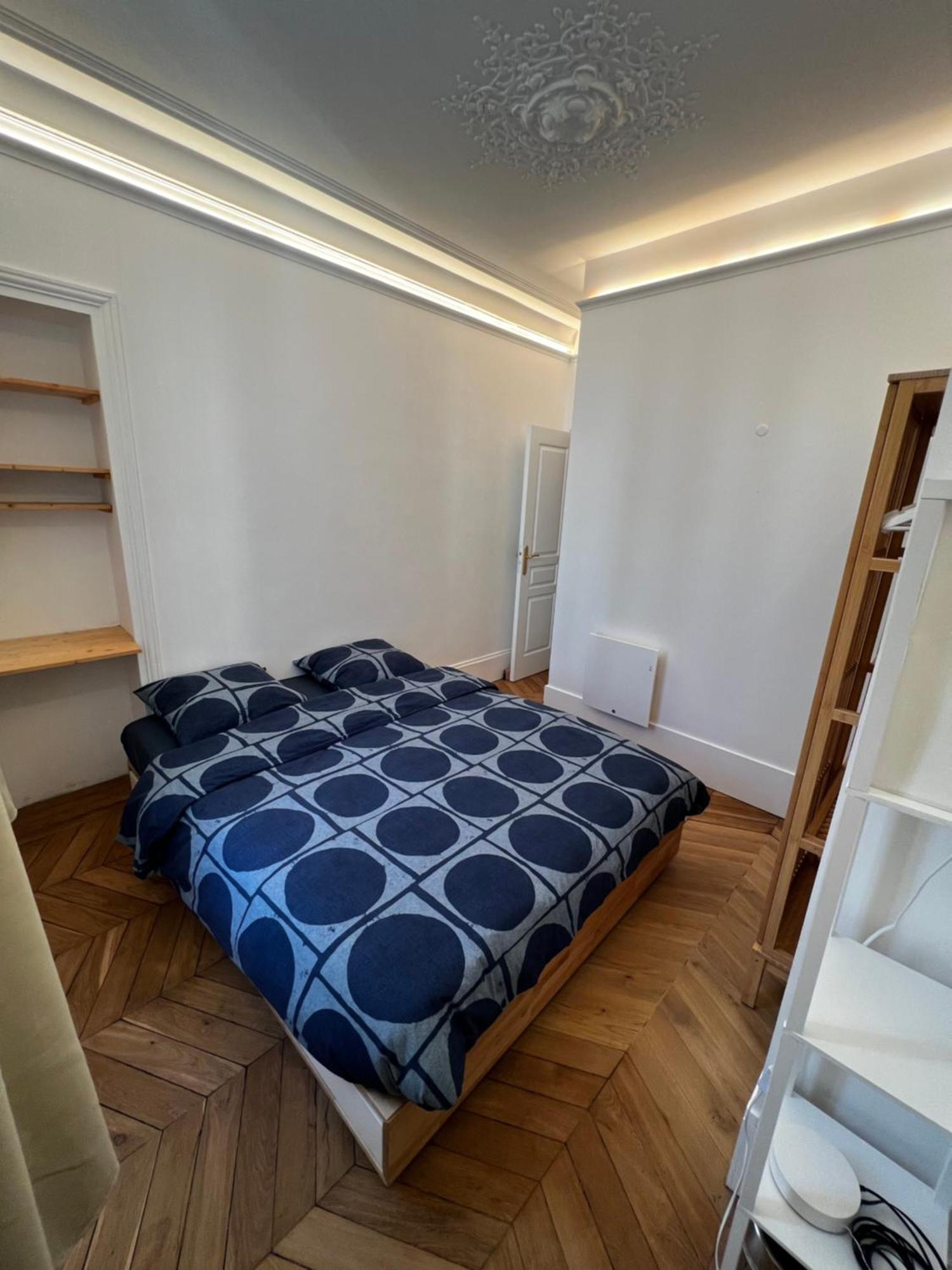 Sweet-cosy Place Near Republique Paris