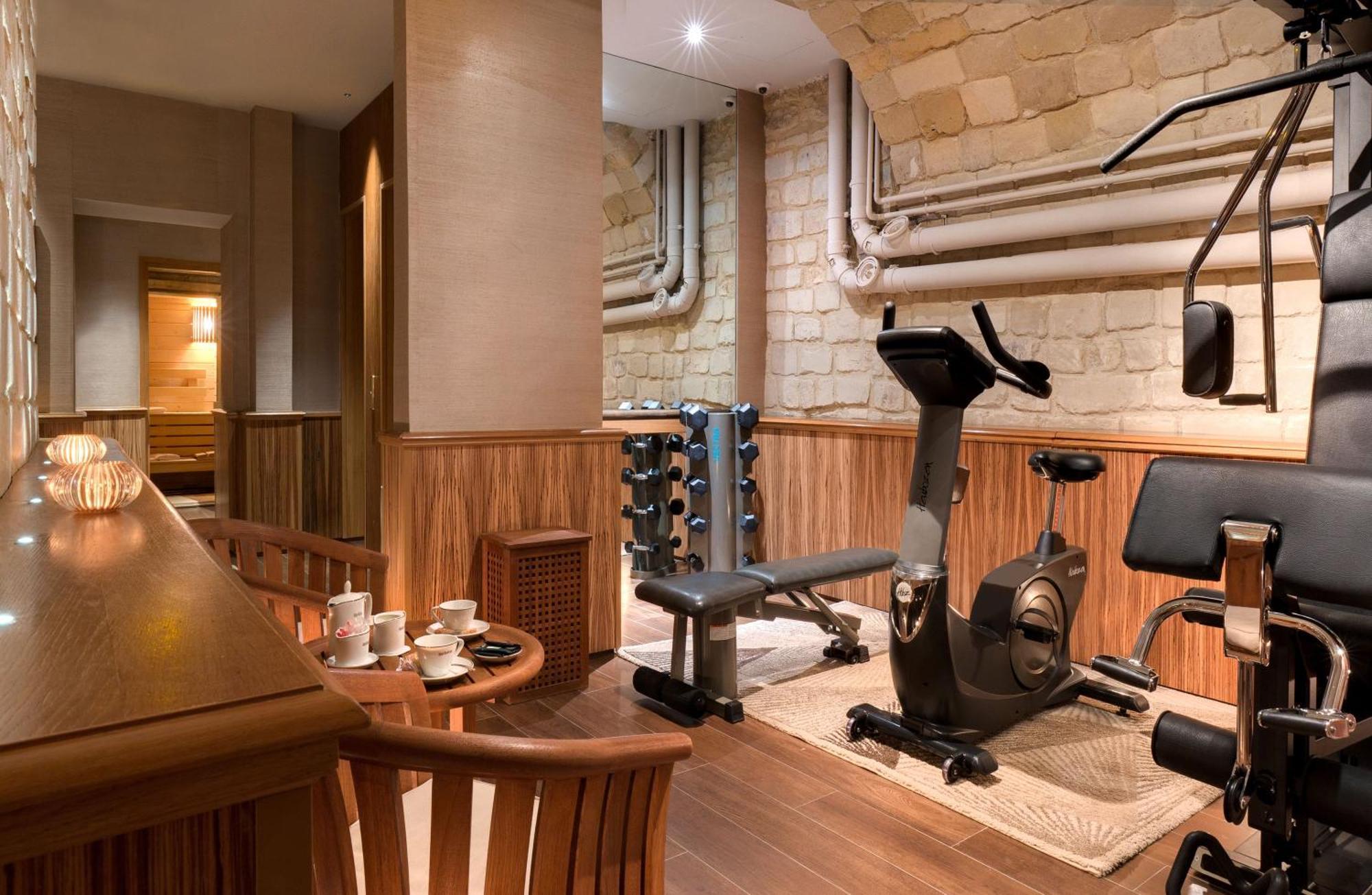 Rochester Champs Elysees Hotel