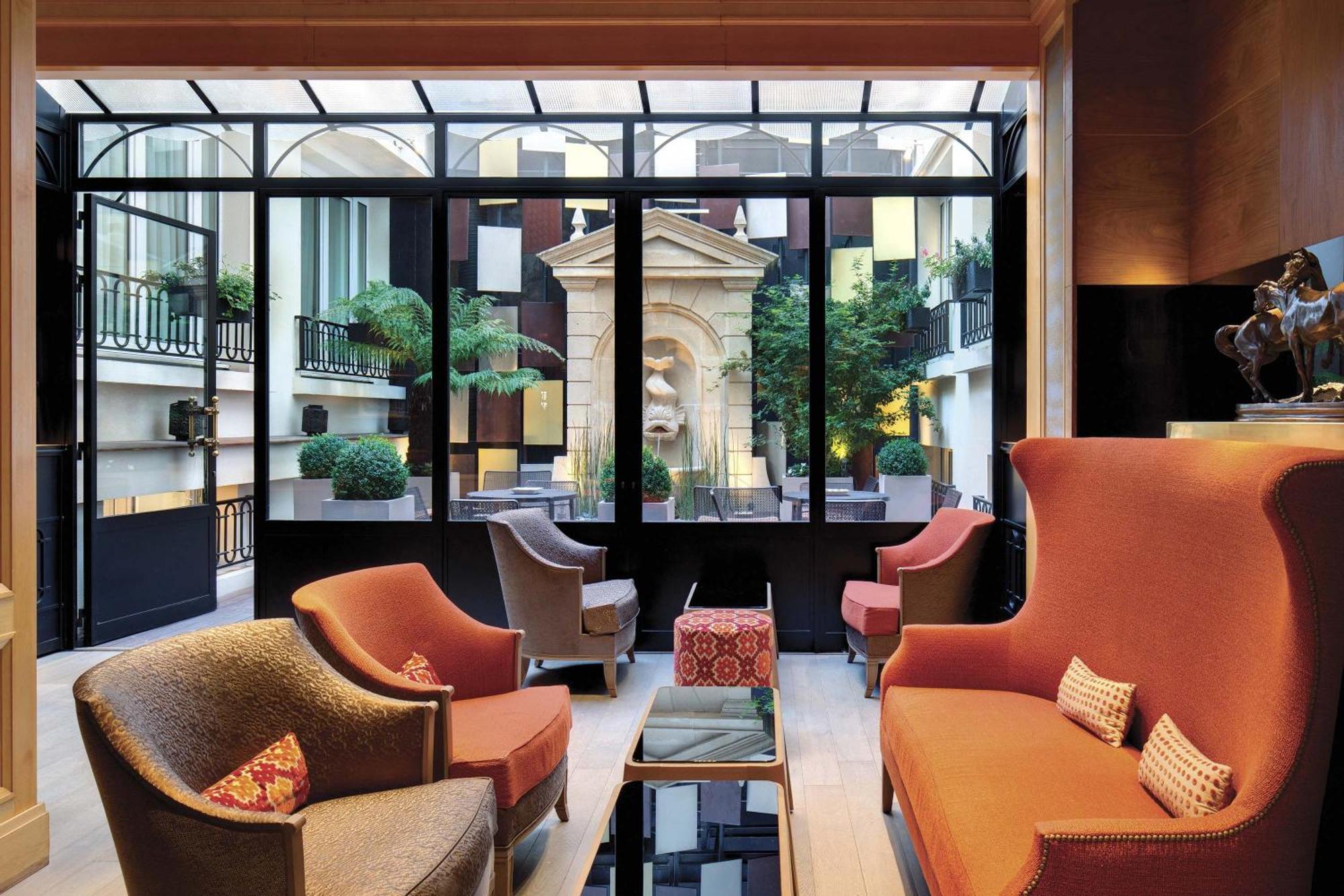 Hotel Rochester Champs Elysees 4*