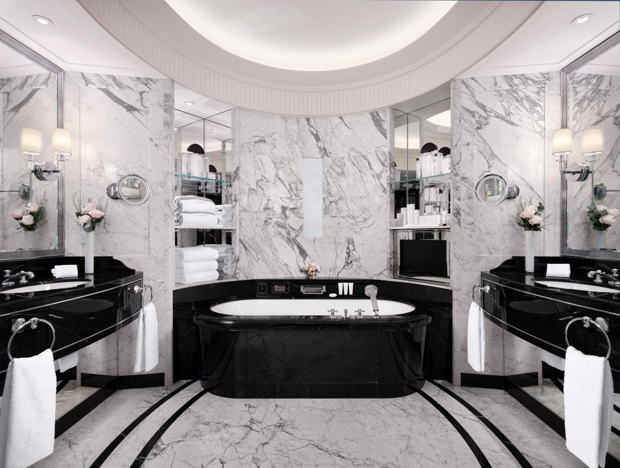 The Peninsula 5* Paris