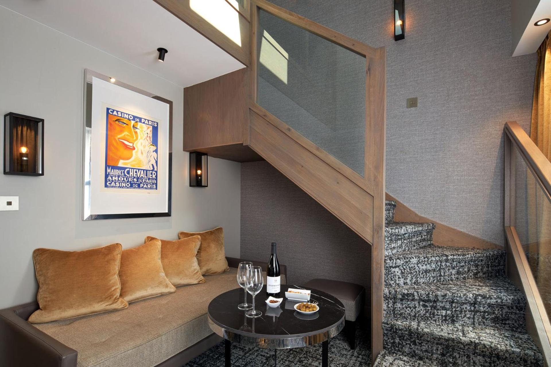 Hotel La Lanterne & By Timhotel 4*