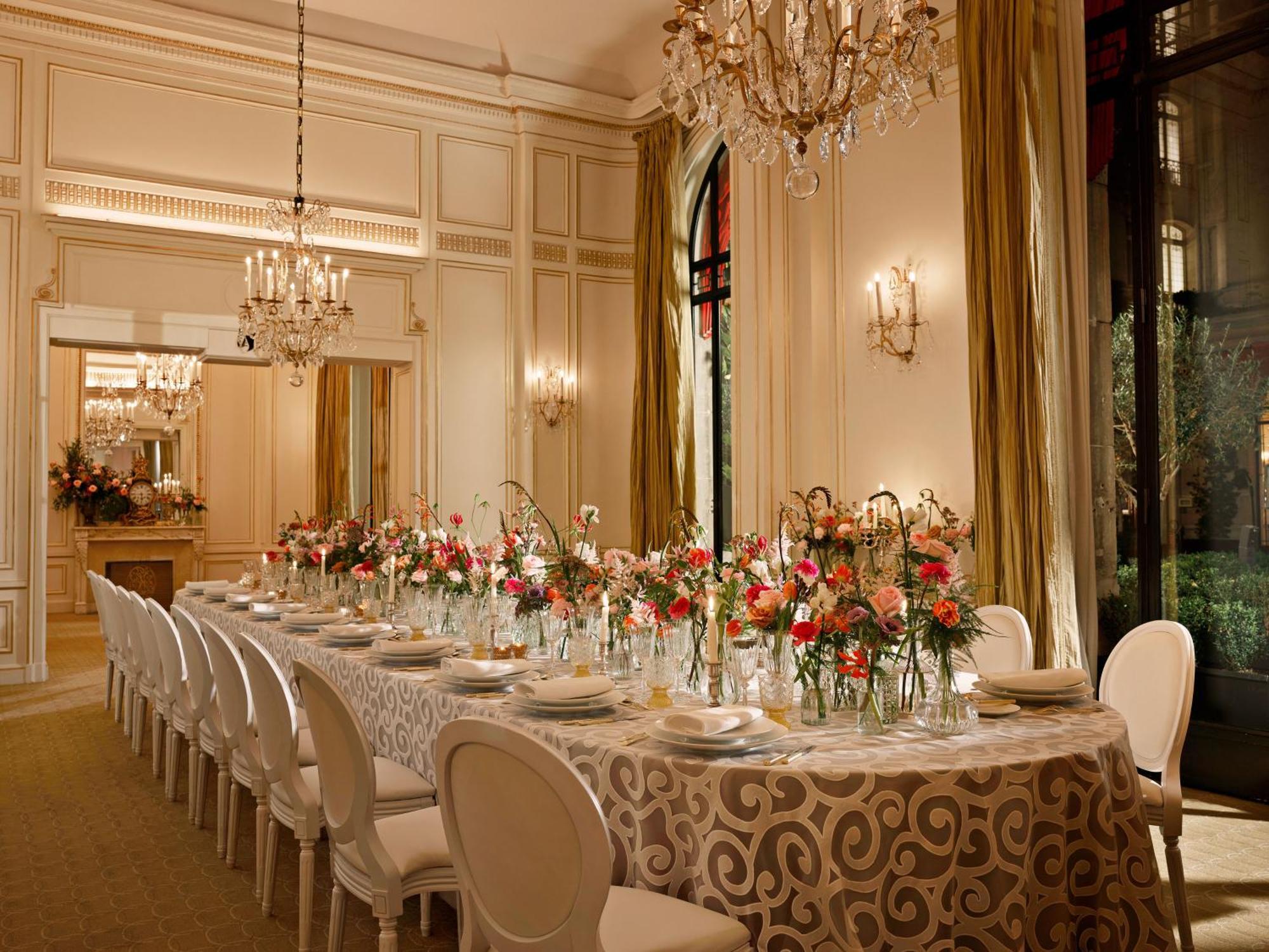 Plaza Athenee - Dorchester Collection Hotel 5*