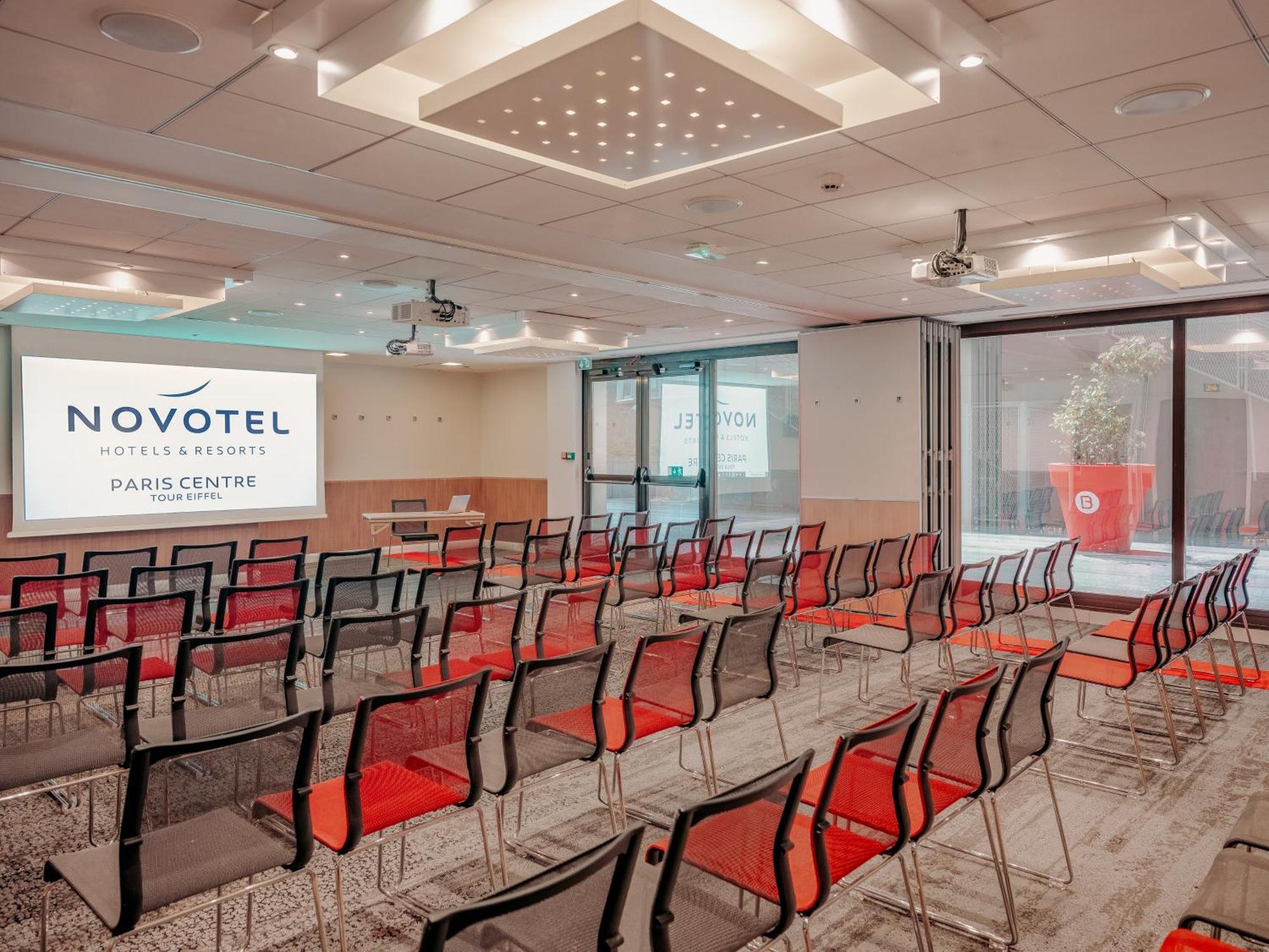 Hotel Novotel Centre Tour Eiffel 4*