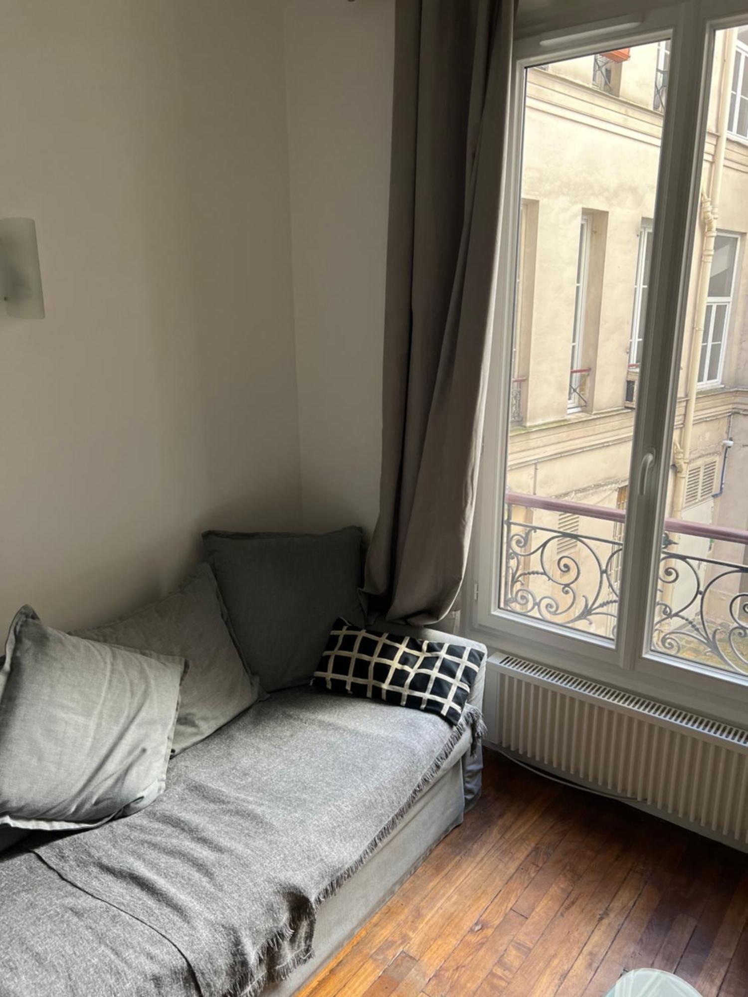 Appartement - Etoile - Rue Des Acacias *
