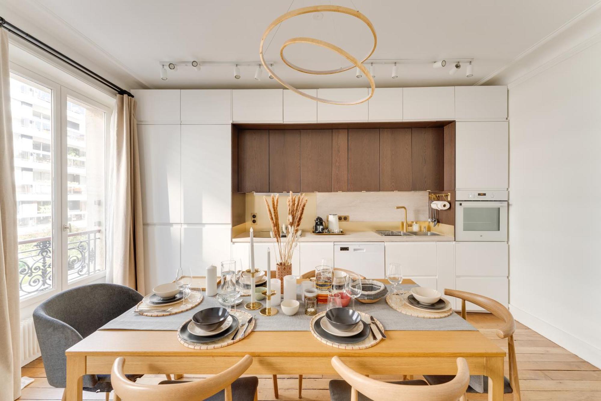 Trocadero -3 Bedrooms Apartment *