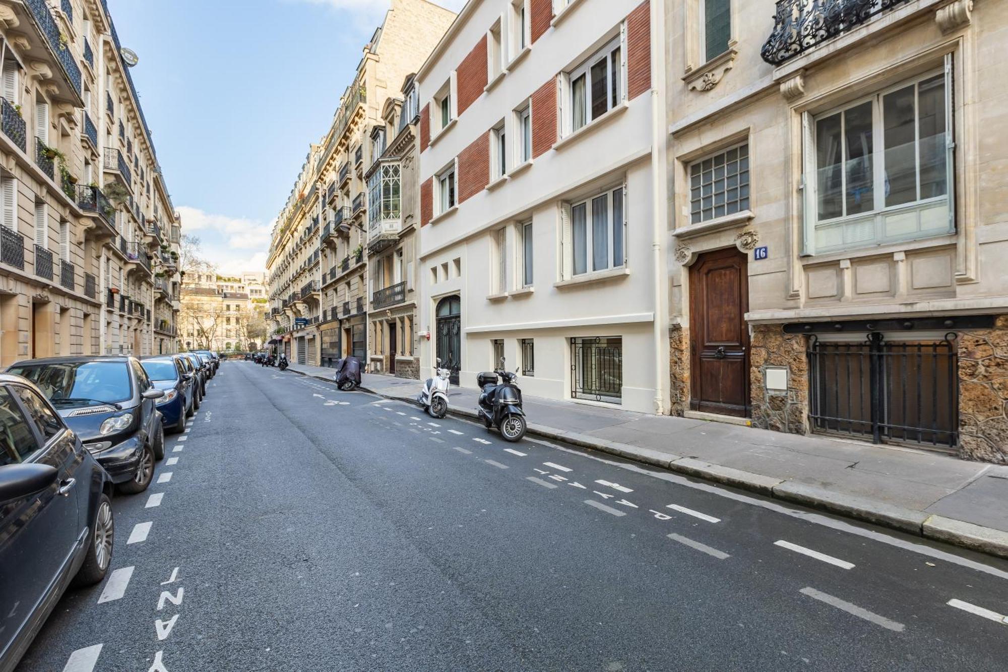 Apartment Spacieux 17eme - Batignolles Paris