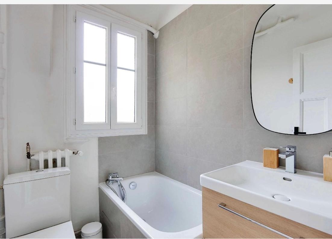 Appartement, Coeur Des Batignolles Montmartre Appartement *