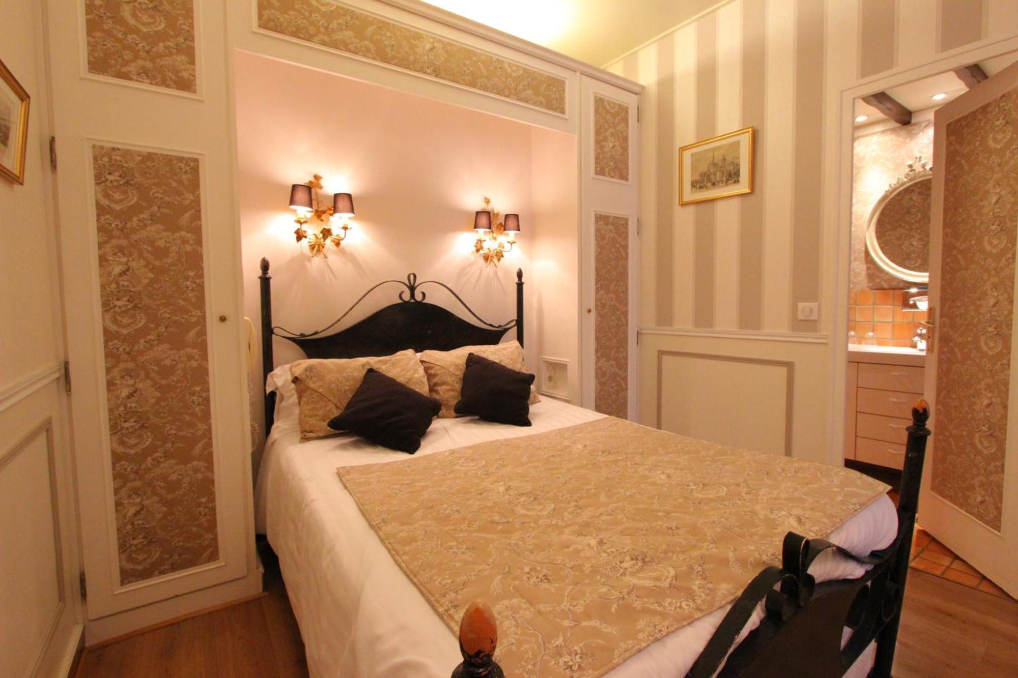 De La Bretonnerie 3* Paris