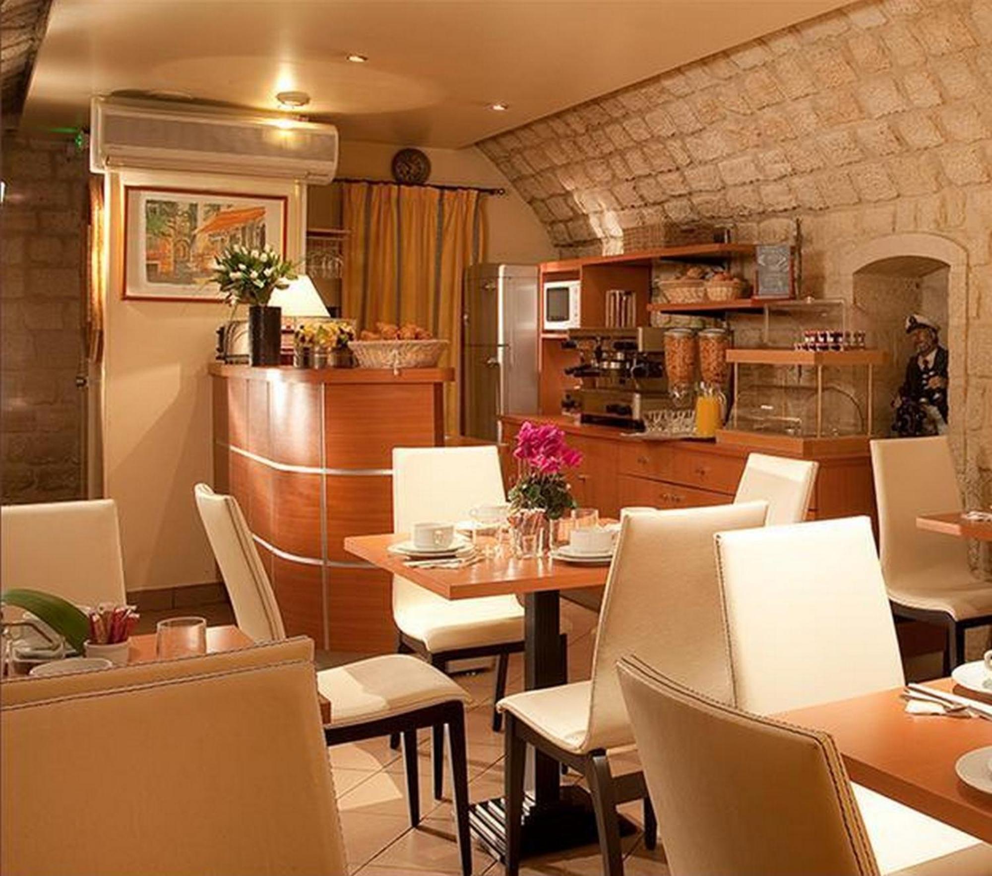 Hotel Opera Deauville 3*