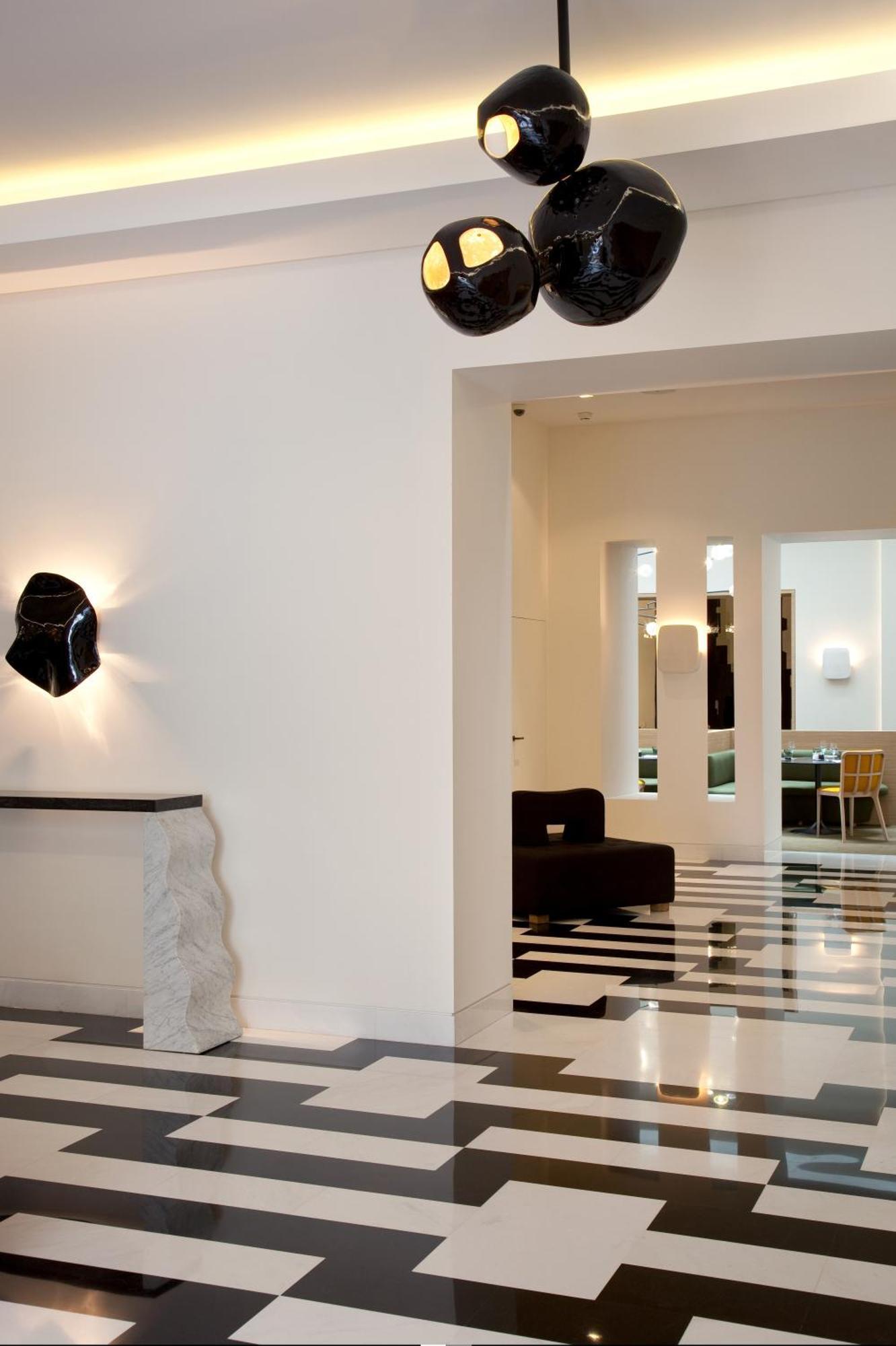 Hotel Marignan Champs-elysees 5*