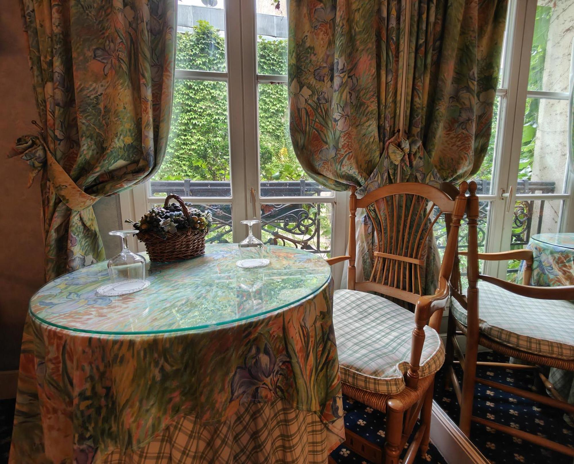 Le Relais Medicis Paris