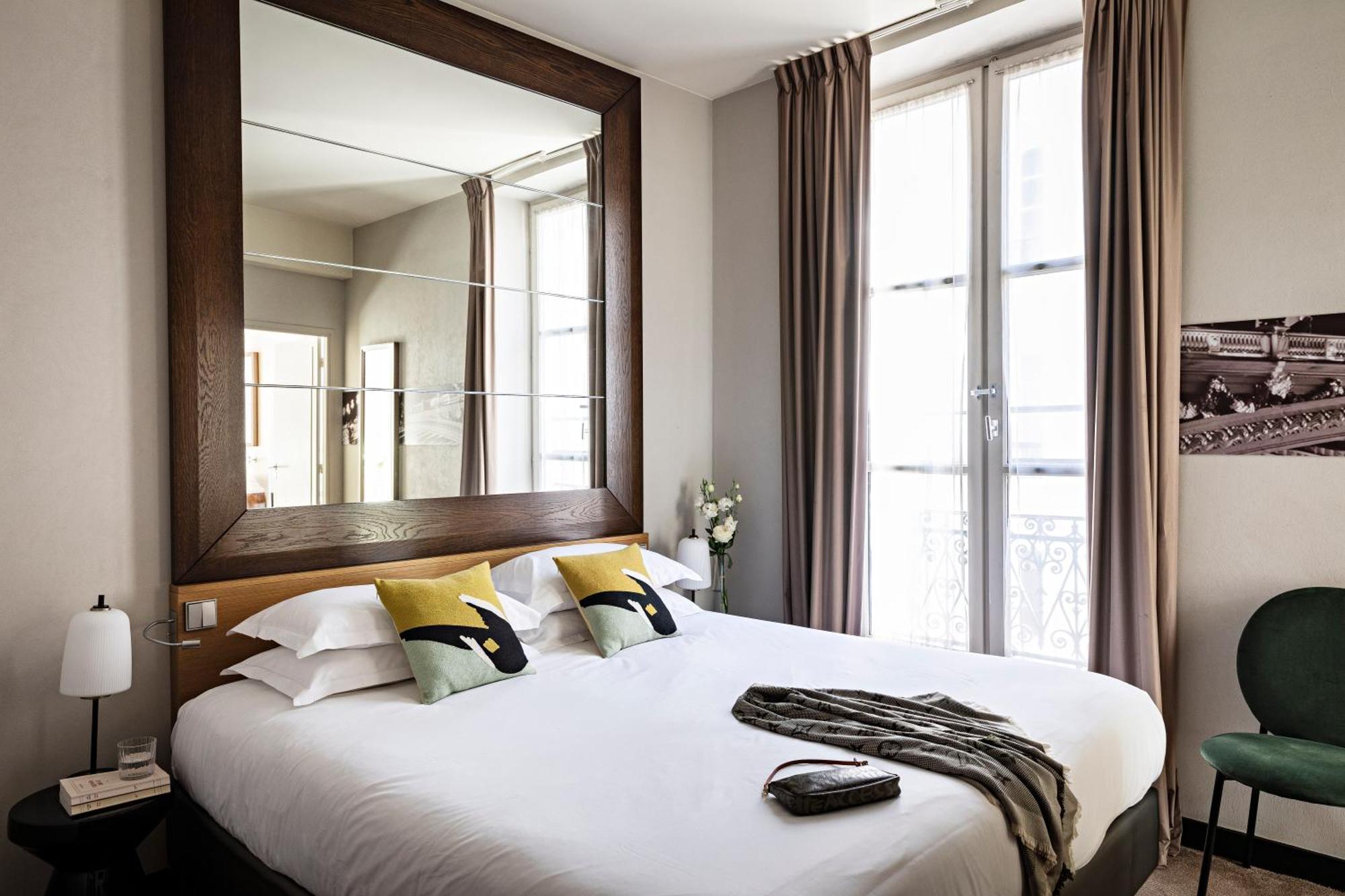 Elysées, An Ihg 4* Paris
