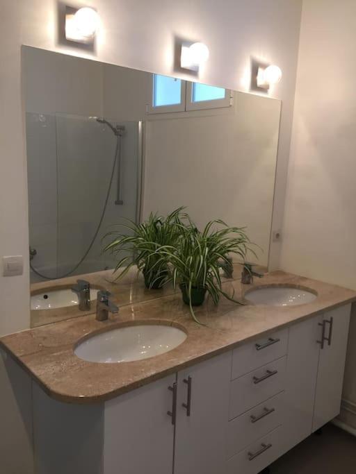 Apartment Appt 2/4 Pers Quartier Pere Lachaise Paris
