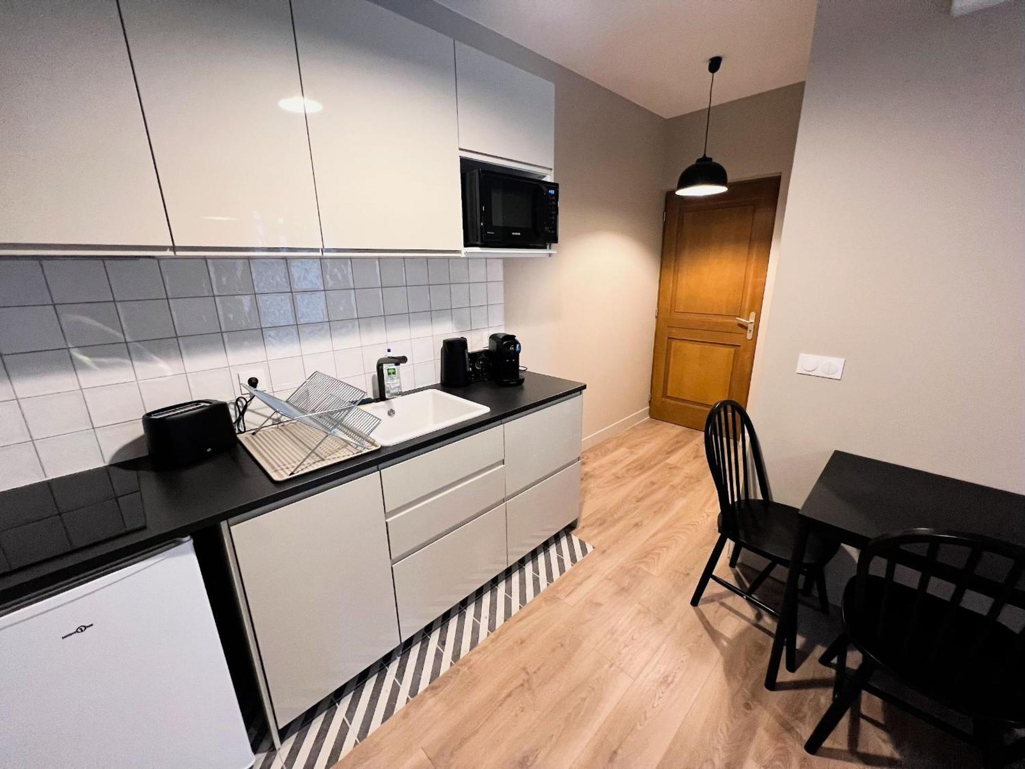 Pere Lachaise Apartment *