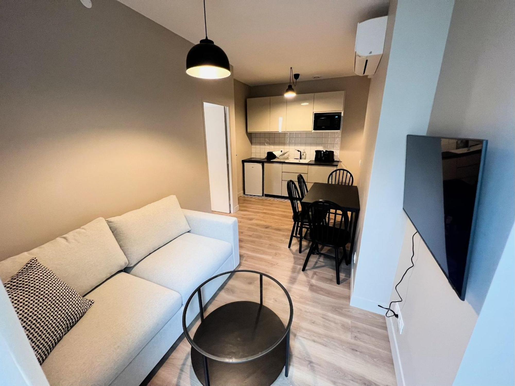 Pere Lachaise Apartment