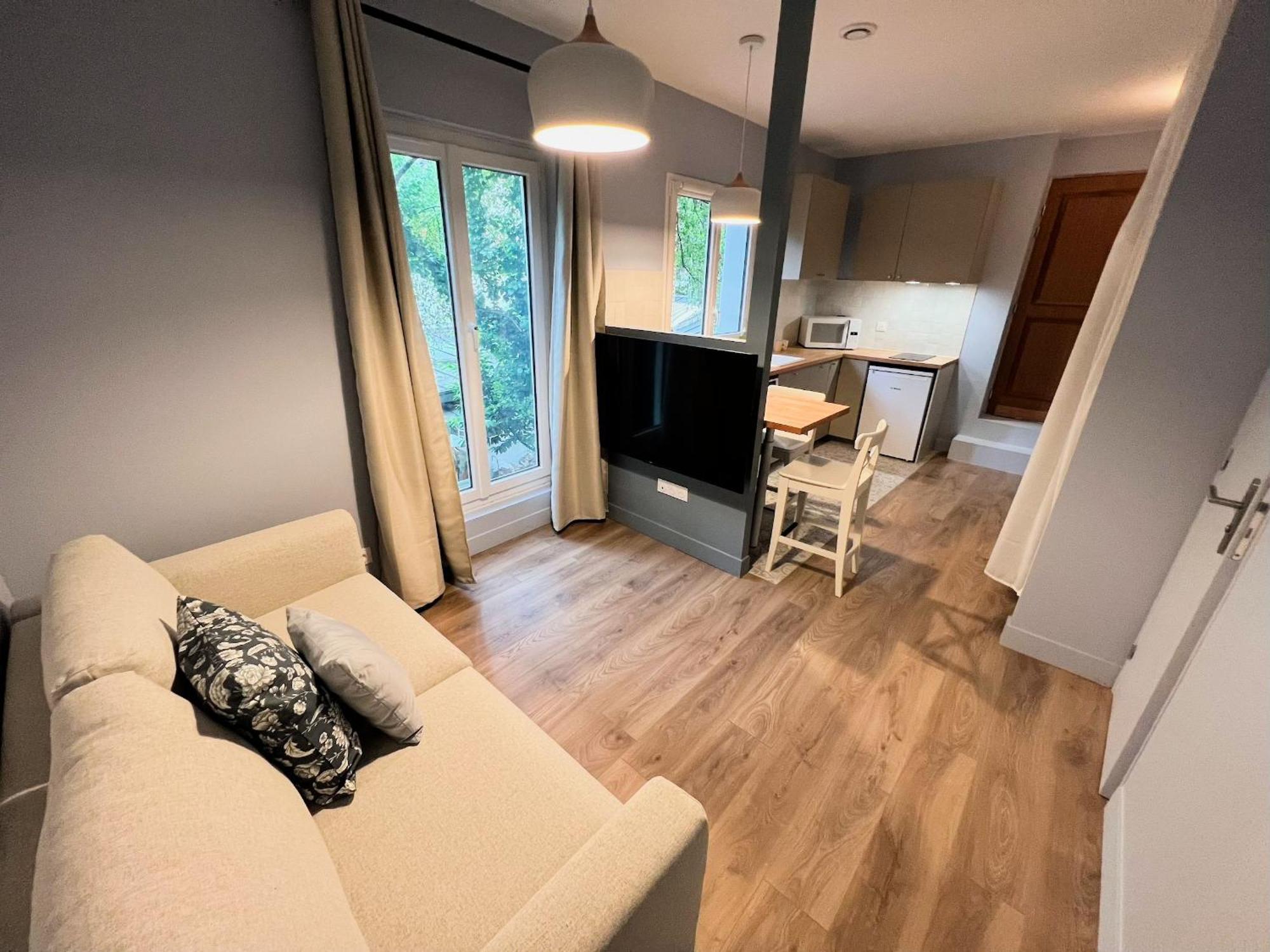 Pere Lachaise Apartment *
