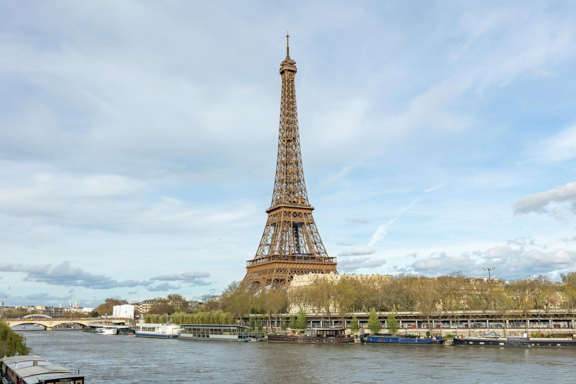 Romanctic Loft Near Eiffel Tower Apartment *