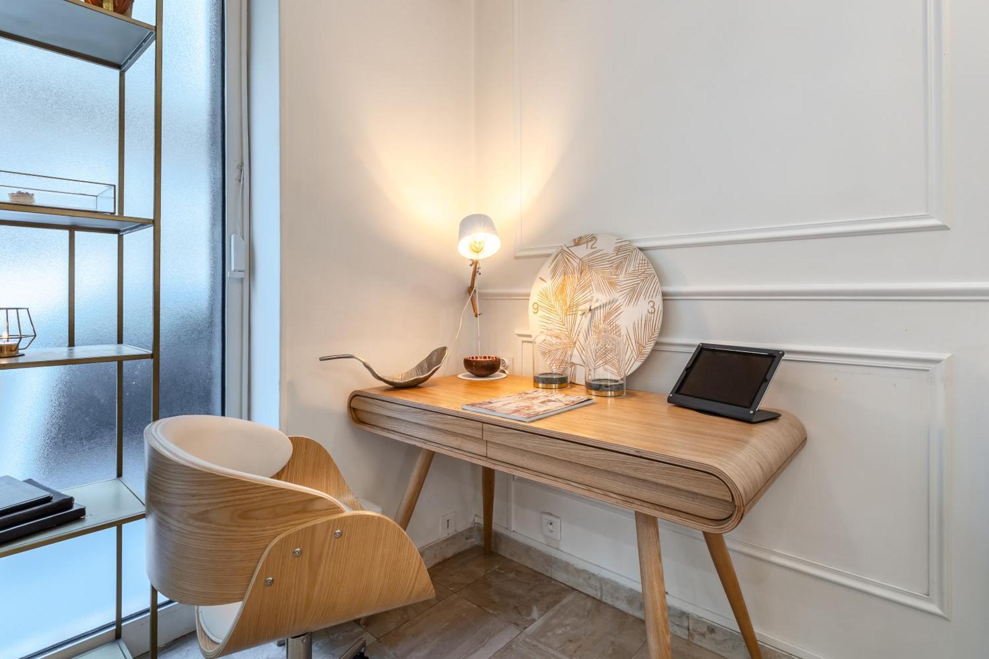 Romanctic Loft Near Eiffel Tower Apartment