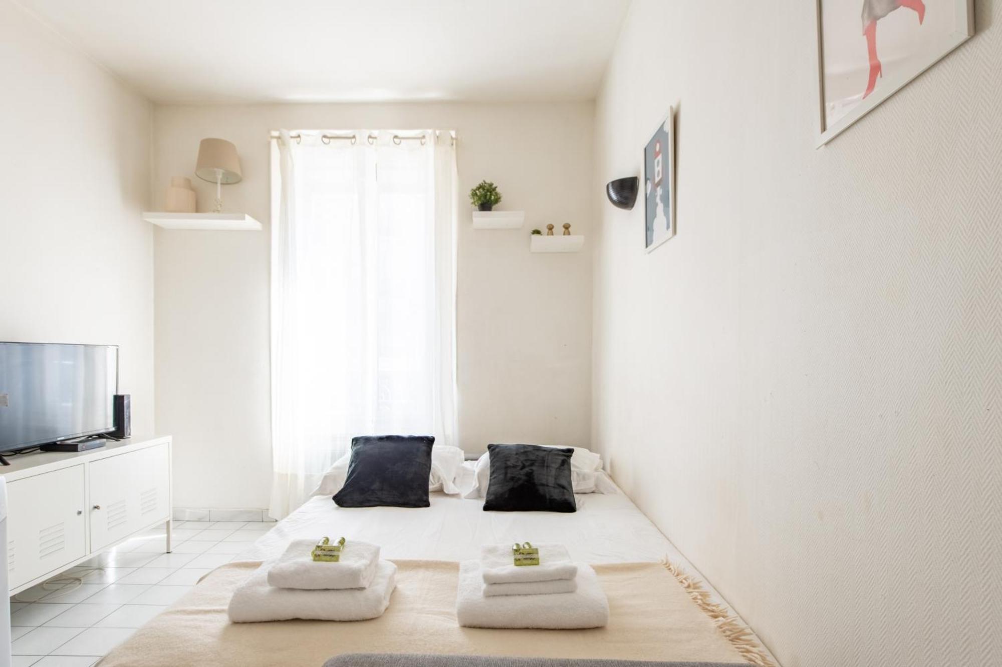 1 Bedroom Ideally Located Only 1 Minute To The Metro In Montmartre Neighbourhood Paris