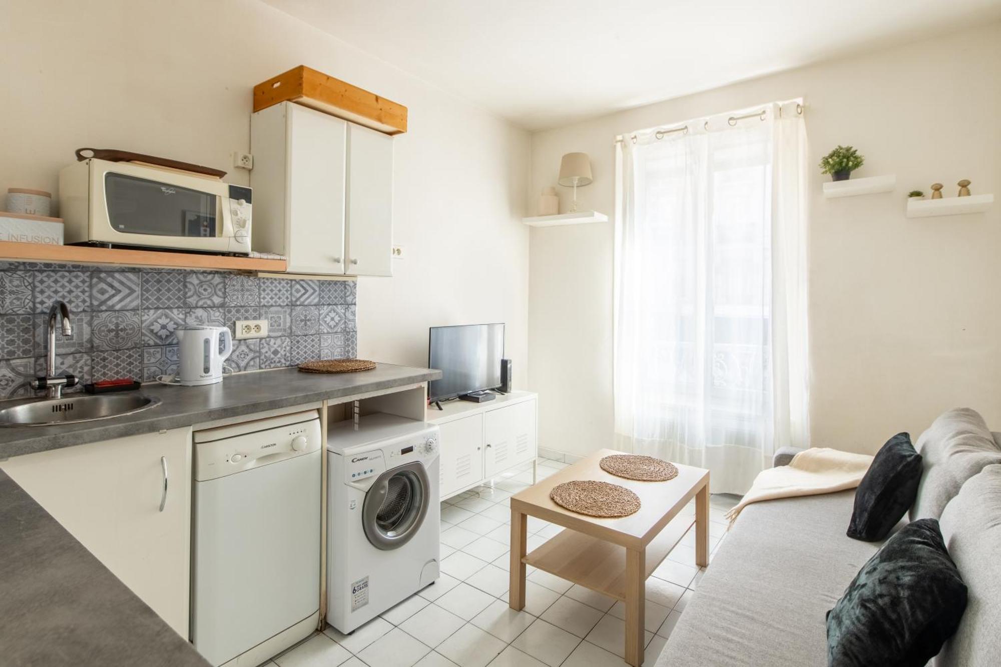 Apartment 1 Bedroom Ideally Located Only 1 Minute To The Metro In Montmartre Neighbourhood Paris