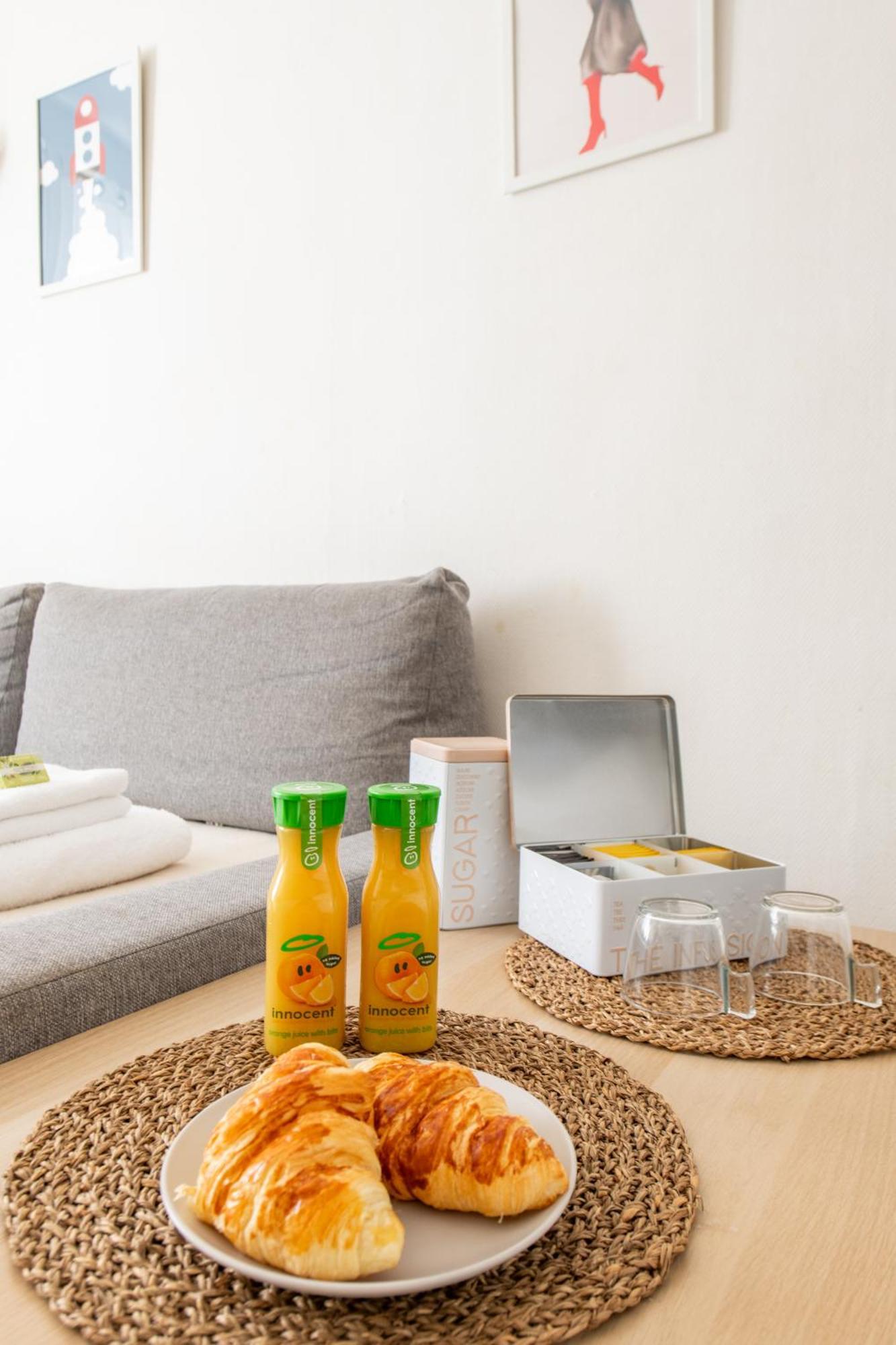 1 Bedroom Ideally Located Only 1 Minute To The Metro In Montmartre Neighbourhood *