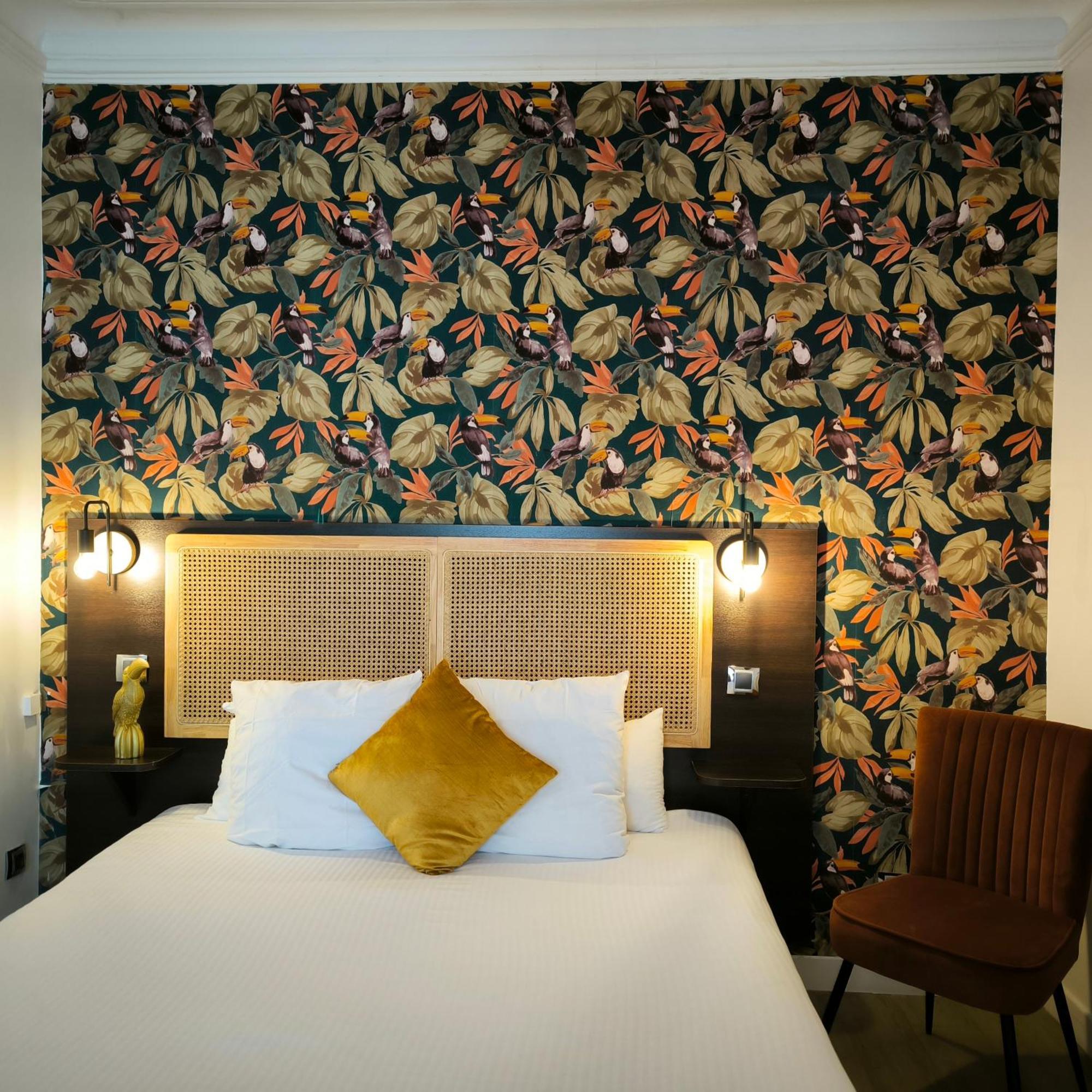Le Twelve Hotel 3*