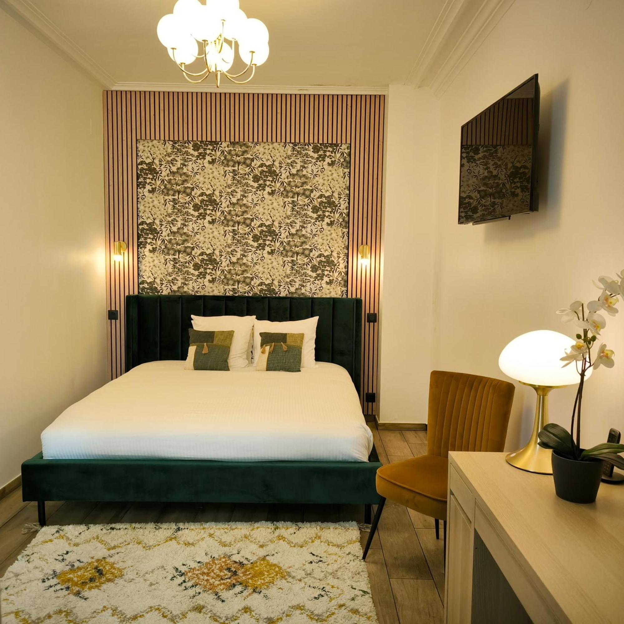 Le Twelve Paris
