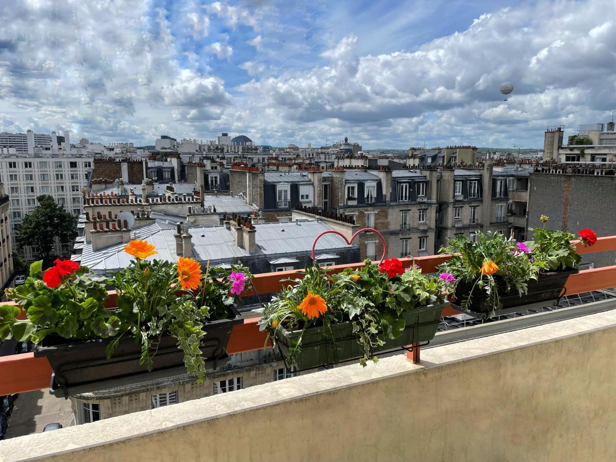 Apartment F8 - Terrace Paris's View, Eiffel Tower Area Paris