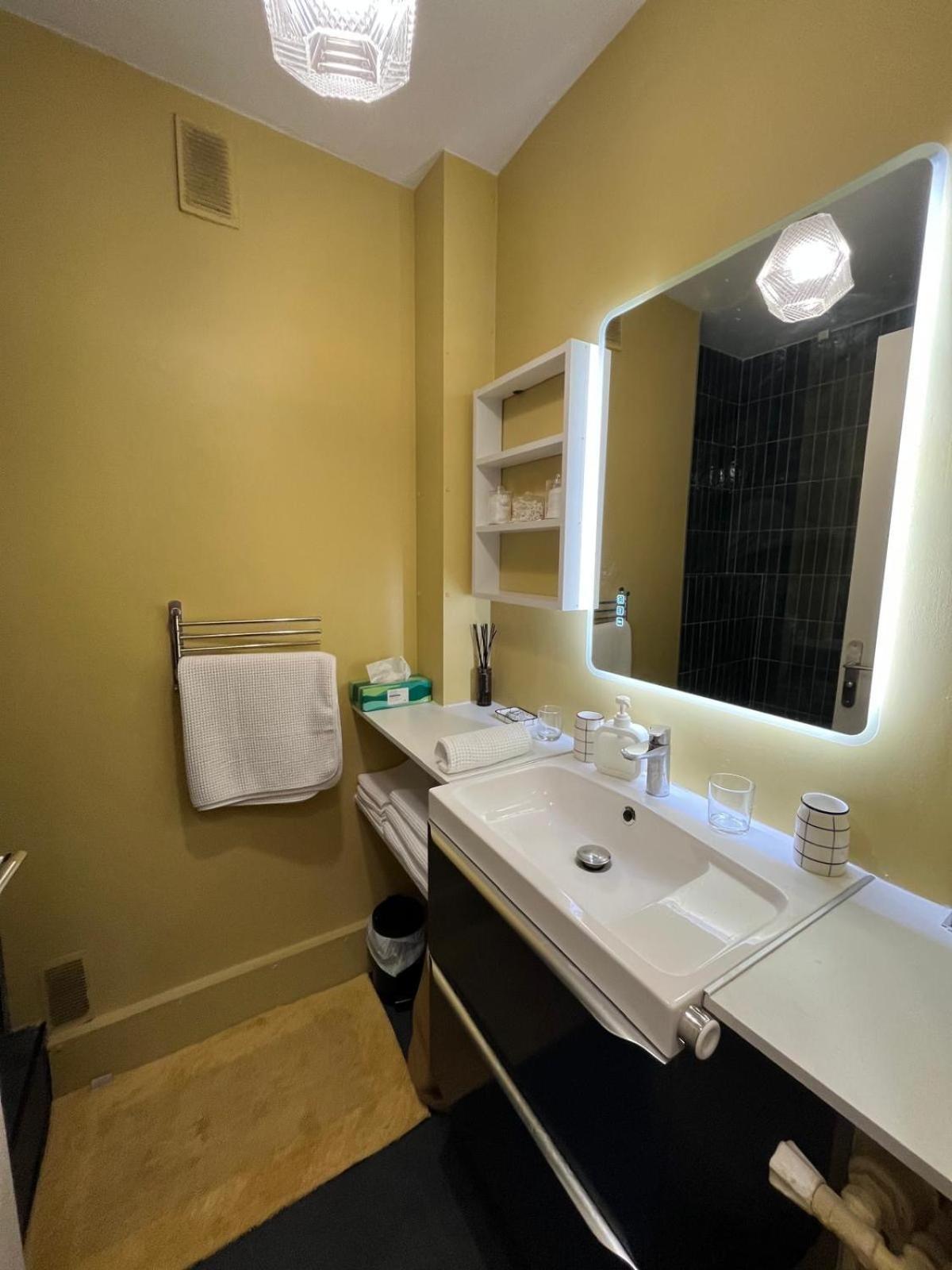 Apartment - Gare Du Nord & Canal Saint Martin