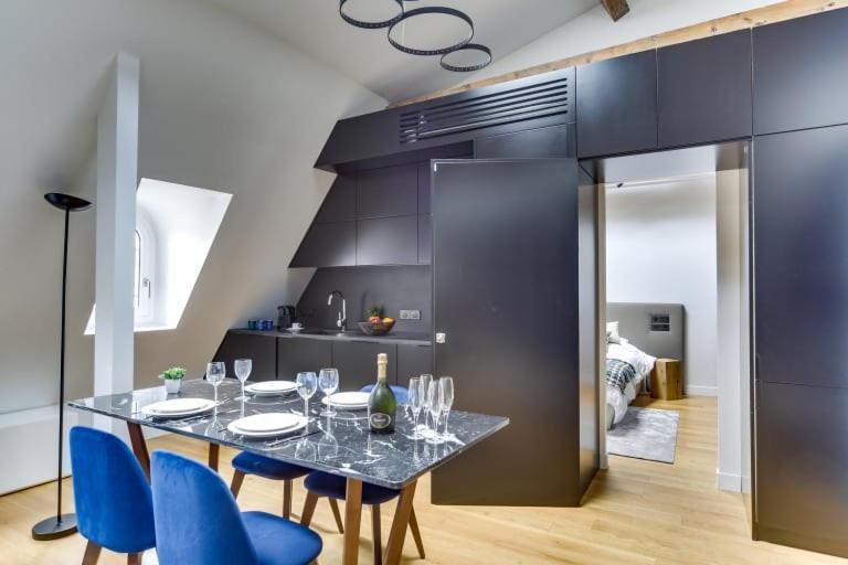 Elegant 2bdr 6p Near Champs Elysees Apartment