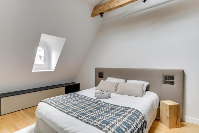 Elegant 2bdr 6p Near Champs Elysees Apartment