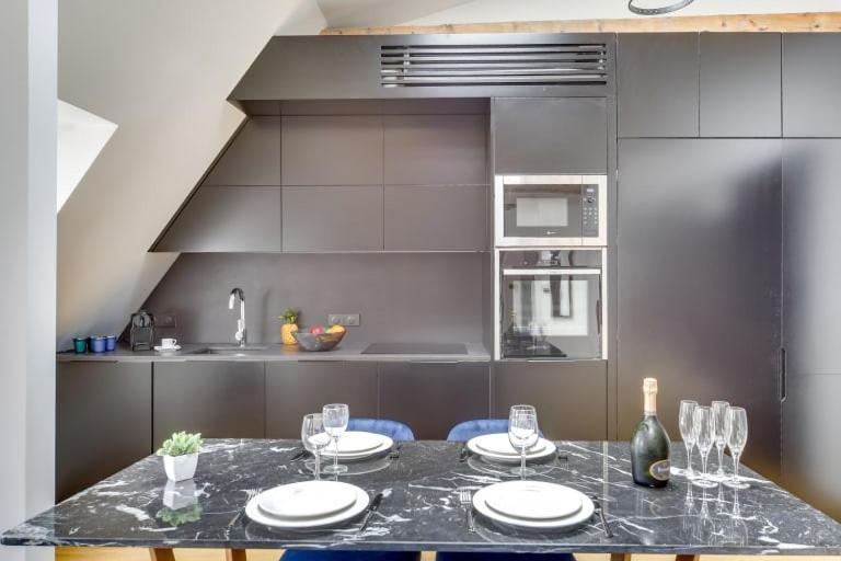 Apartment Elegant 2bdr 6p Near Champs Elysees