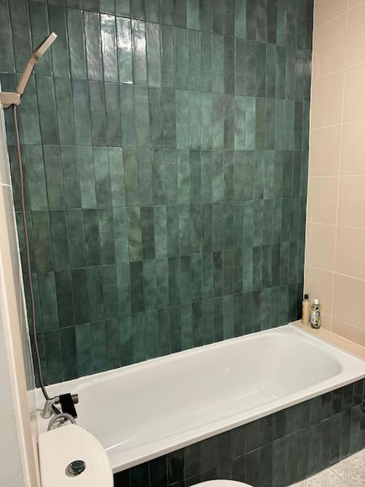 Apartment Luxe Chic Aux Buttes-aux-cailles A 5min Du Metro, Parking Prive Disponible Paris