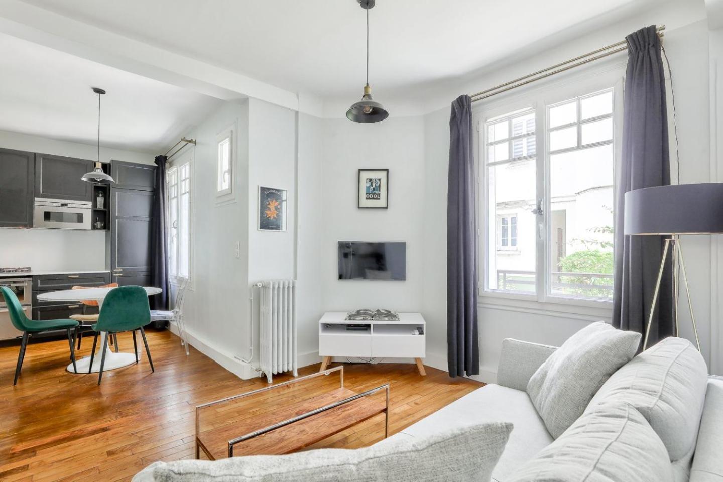 2 Pieces De Charme Bir-hakeim Tour Eiffel 2' Apartment