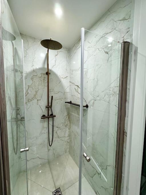 Elegant & Bright Close To Canal Saint-martin Apartment