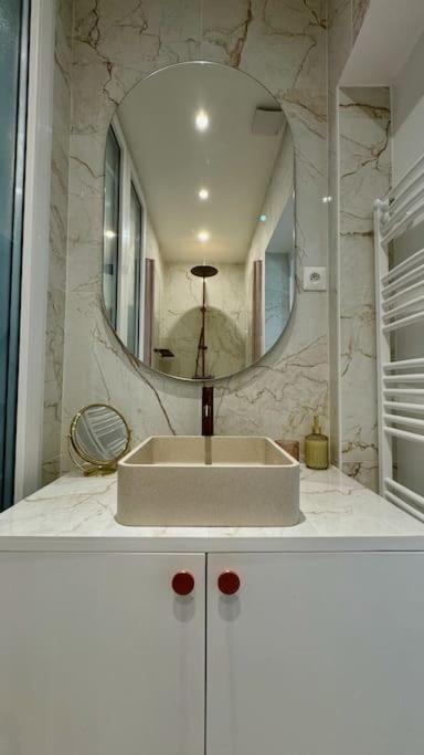 Elegant & Bright Close To Canal Saint-martin