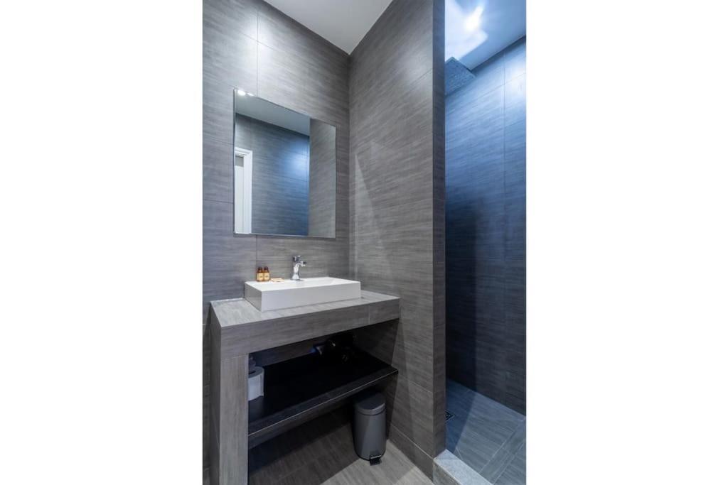 Appartement Cozy Modern-paris7-tour Eiffel-champs De Mars Paris