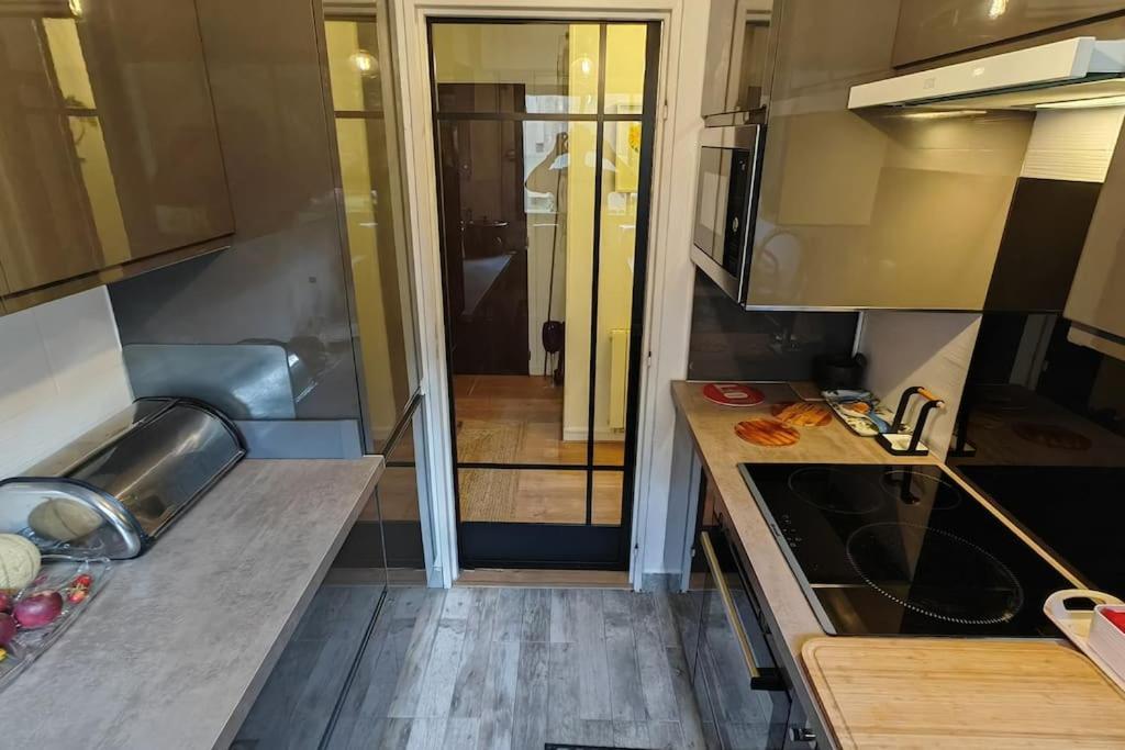 T2 Meuble 1 Er Etage Dans Un Quartier Calme A 17