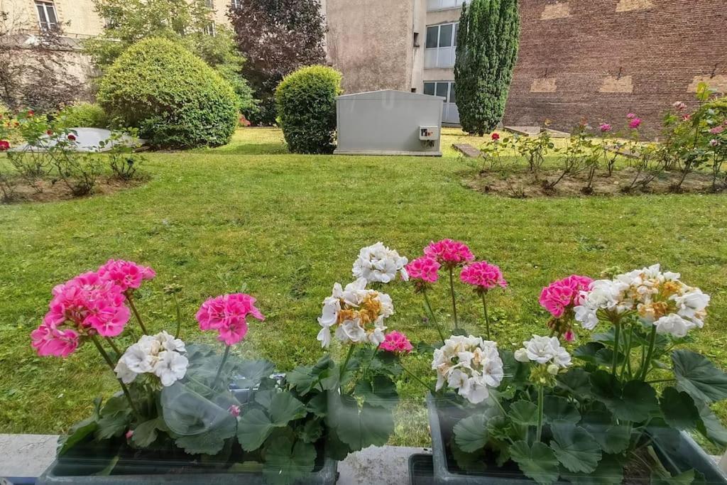 Appartement T2 Meuble 1 Er Etage Dans Un Quartier Calme A 17 Paris