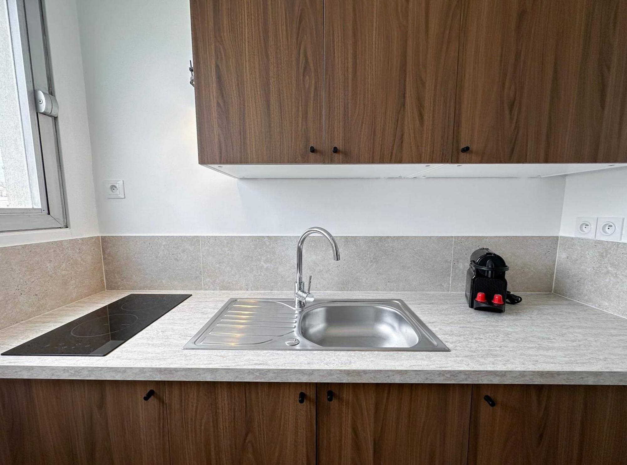 Brand-new With Eiffel Tower View Apartment