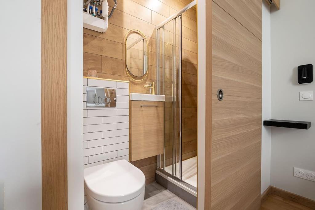 New Two Bedroom Two Bathroom Apartment Paris 15 Near Eiffel With Air Conditioning Apartment Paris