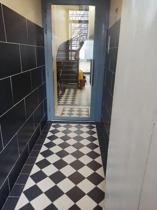 Facile D'acces Et Entretenu Par Femme De Menage Apartment