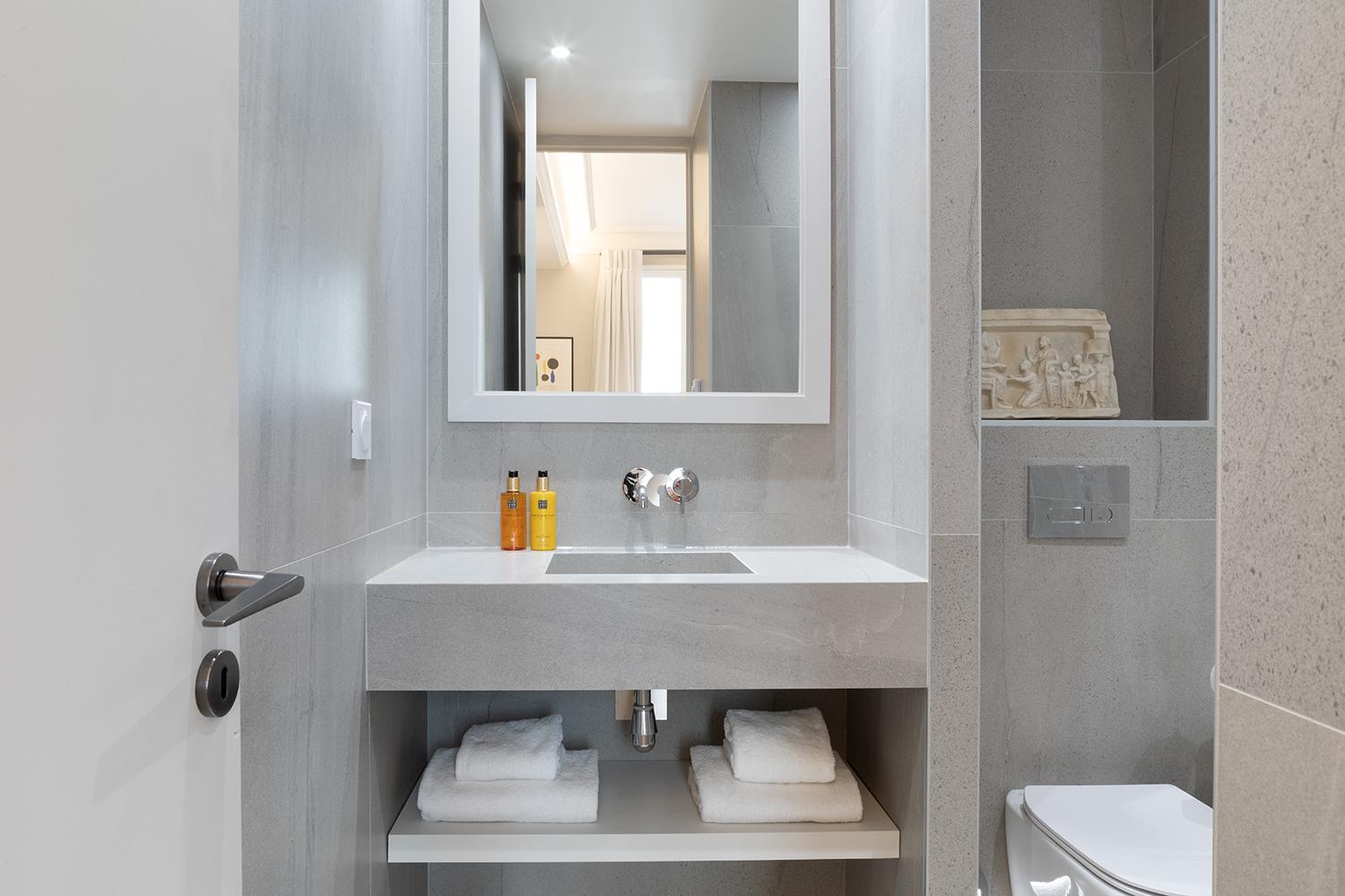 Apartment Pick A Flat's In Saint-germain, Bon Marche - Rue De Babylone Paris