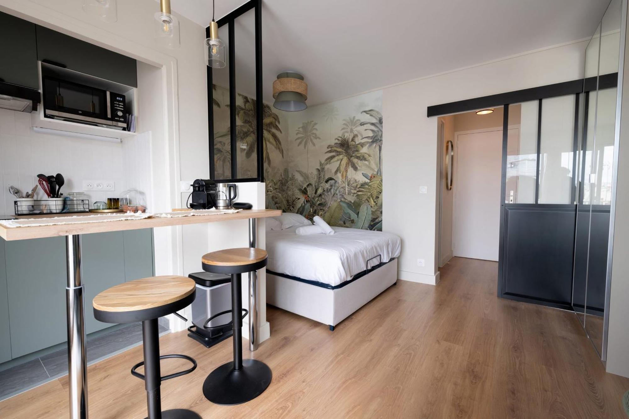 Apartment Avec Balcon - 17e Paris