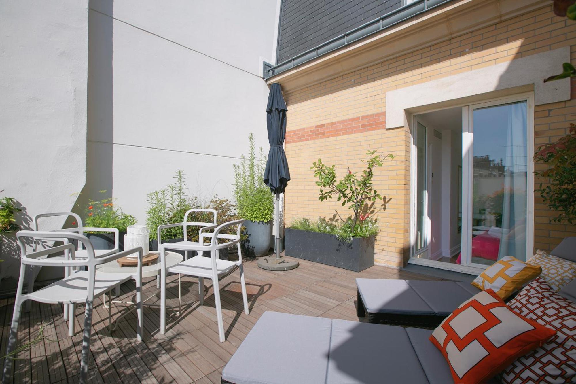 Appartement Magnificient 2 Bedrooms With Terrace Next To Champs-elysees - Pc62b *