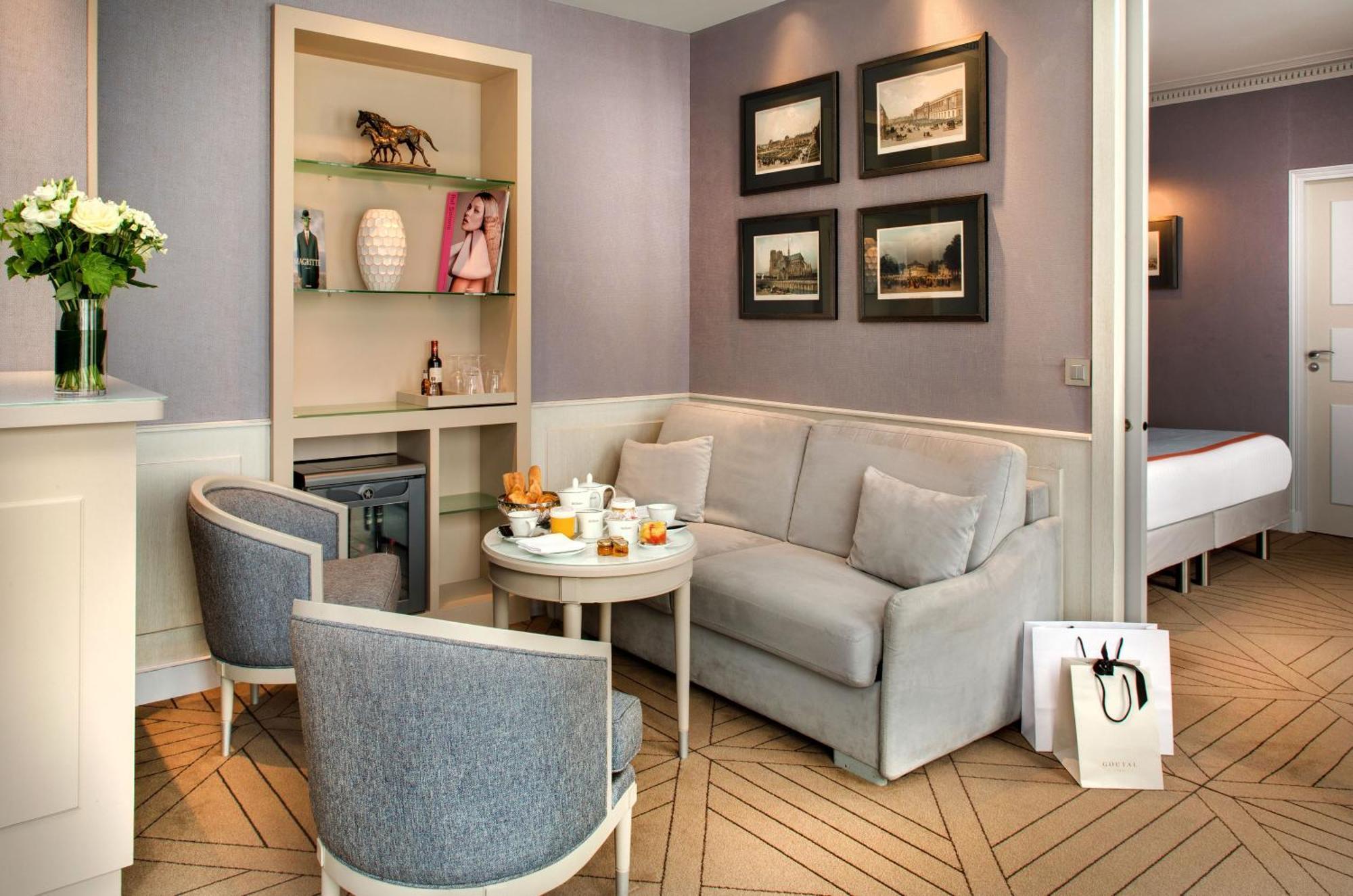 Hotel Rochester Champs Elysees Paris