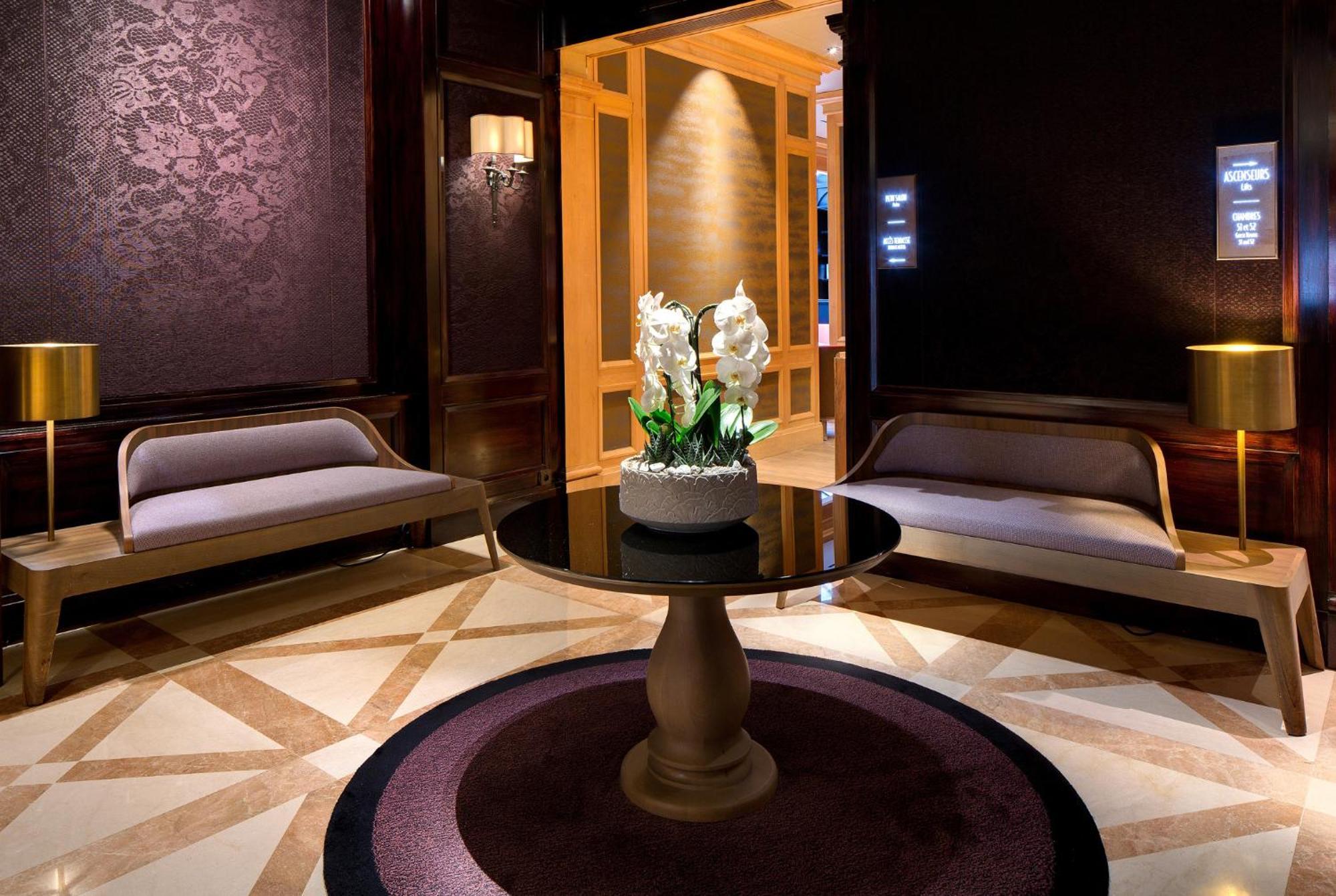Hotel Rochester Champs Elysees 4*
