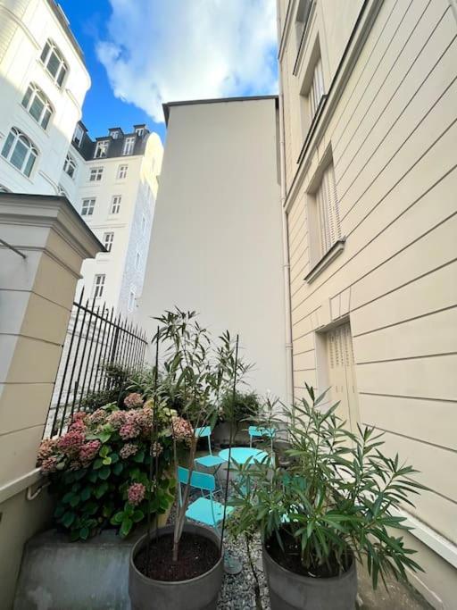 Beautiful & Central Near Champs-elysees Paris